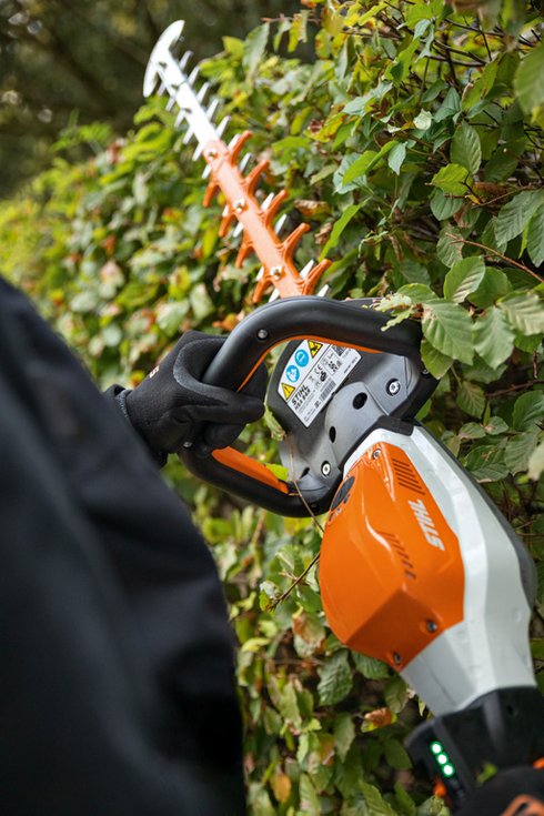 Milyen a jó sövényvágó? A Stihl gépek Kanizsa tudja a választ!