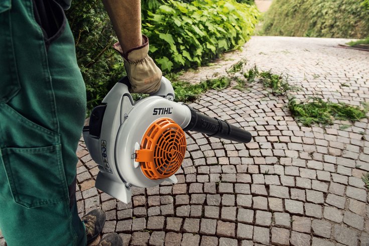 Hólapátolás, Stihl gépek Kanizsa lombfúvó segítségével