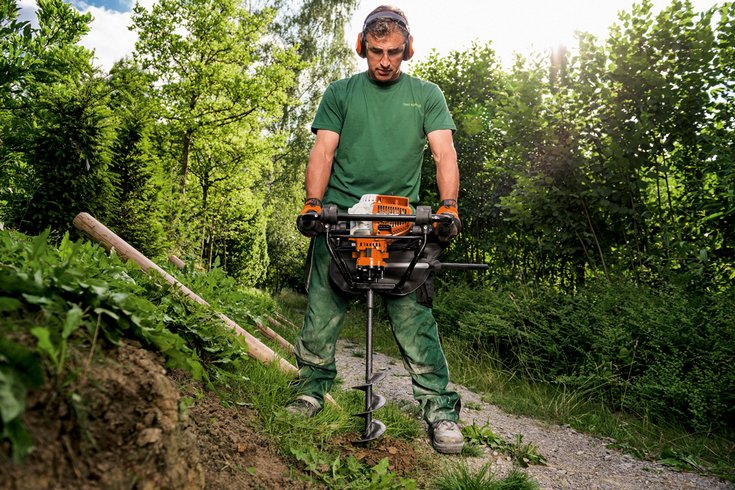 Lyukfúrás a Stihl gépek Kanizsa talajfúró gépeivel